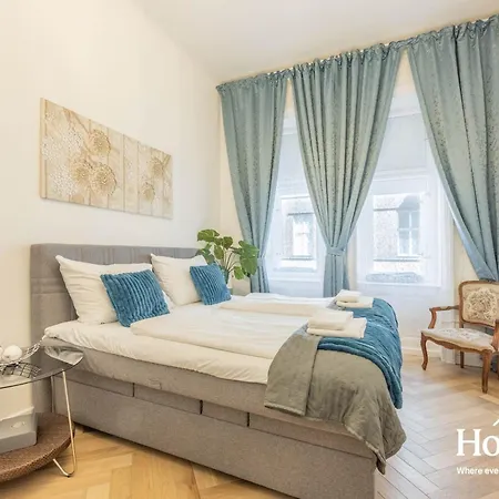 Velvet Rose-prague1-luxury-ac-quiet-netflix-washer 公寓 布拉格