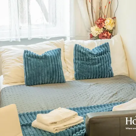 Velvet Rose-prague1-luxury-ac-quiet-netflix-washer 布拉格